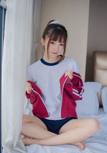 欧美时尚羽绒服穿搭示范_BD国语日本电影免费